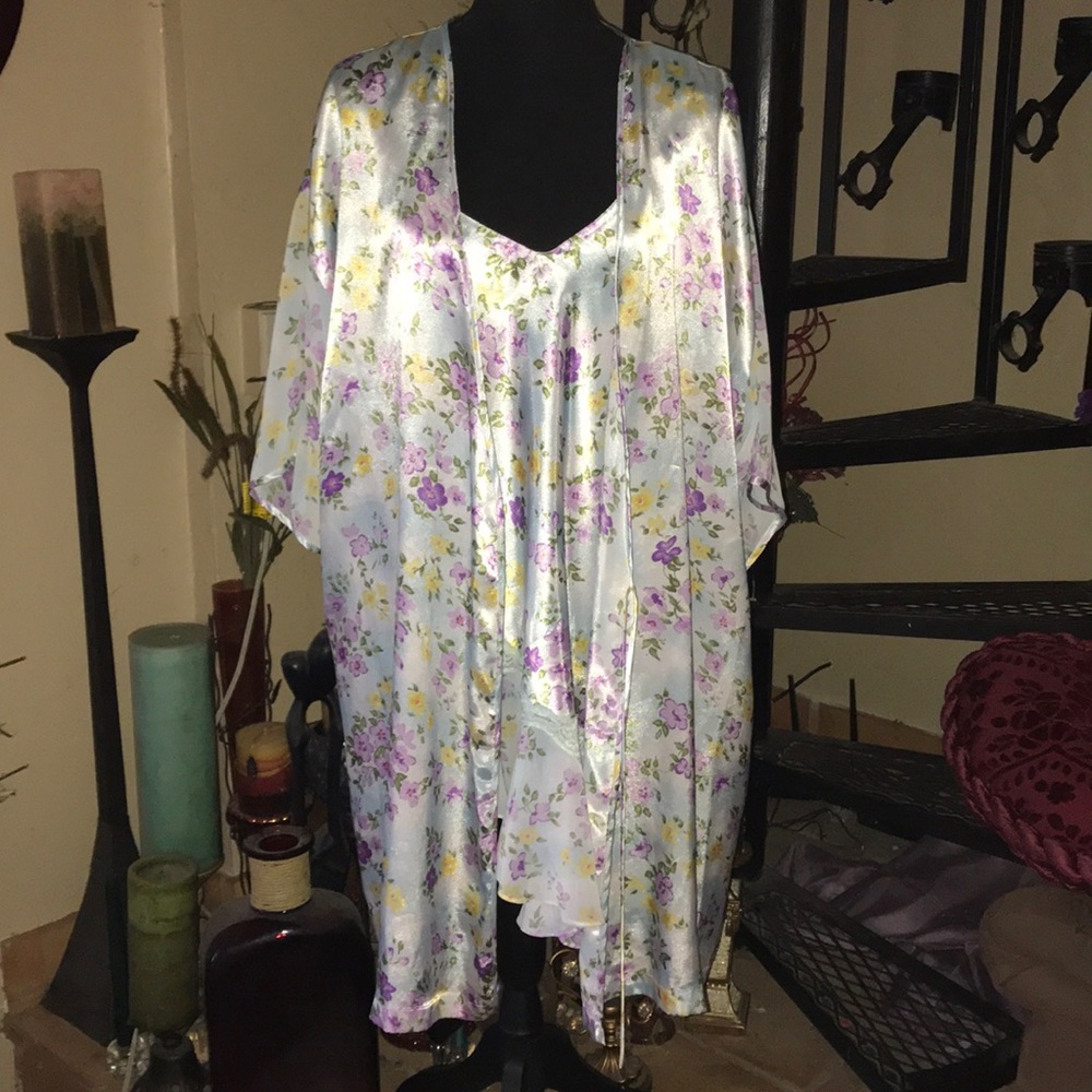 NWT Vintage Maidenform Nightgown Chemise & Robe set